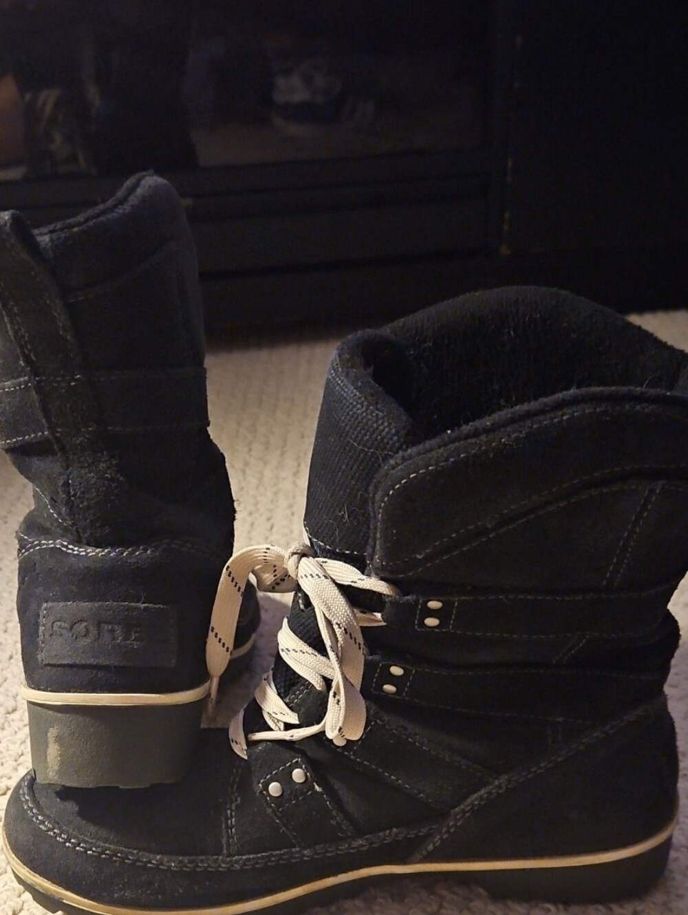 Sorel Black Women's Suede Lace-Up Winter Boots with Cream Laces Size 8